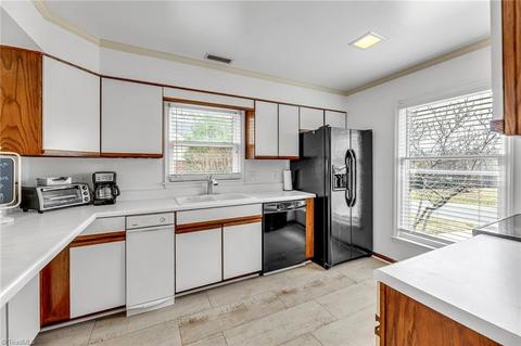1736 Ternberry Rd, High Point, NC 27262 photo 4