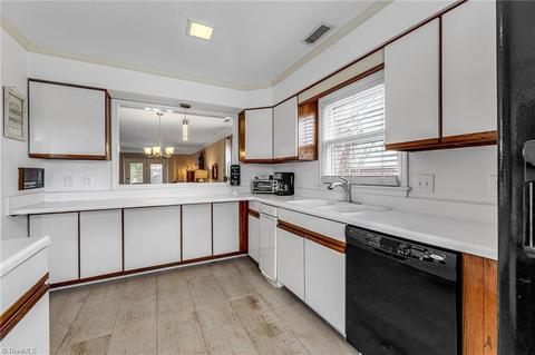 1736 Ternberry Rd, High Point, NC 27262 photo 6