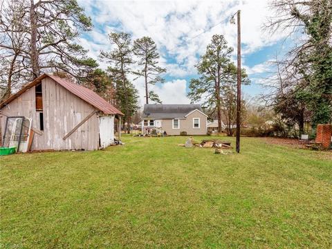3762 Pineview Ave, High Point, NC 27260 photo 6