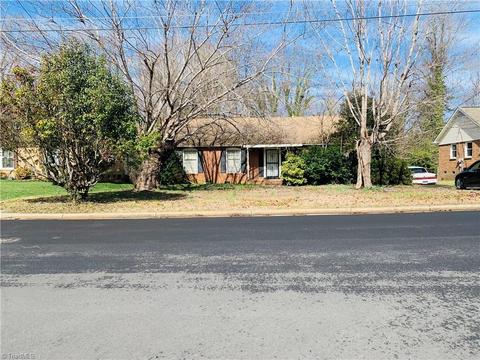 811 Runyon Dr, High Point, NC 27260 photo 2