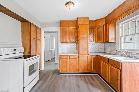 1015 Meredith St, High Point, NC 27260 photo 7