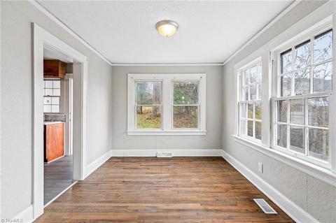 1015 Meredith St, High Point, NC 27260 photo 6