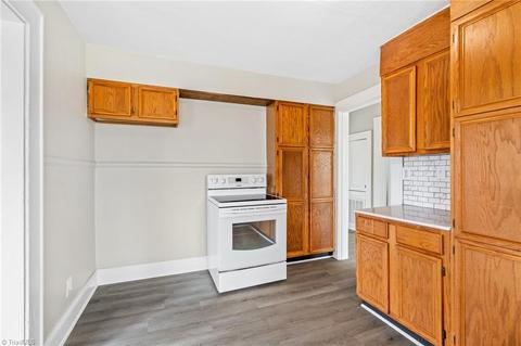 1015 Meredith St, High Point, NC 27260 photo 11