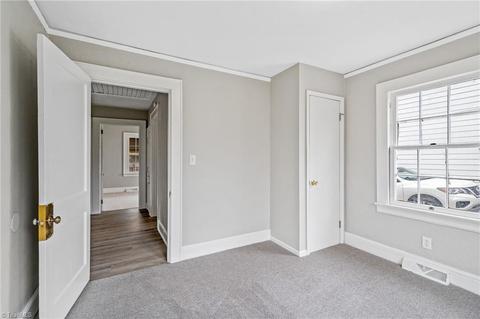 1015 Meredith St, High Point, NC 27260 photo 14