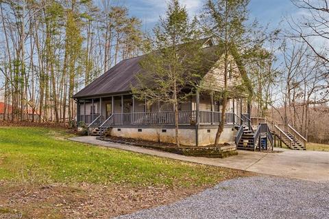 376 Dovefield Dr, Summerfield, NC 27358 photo 2