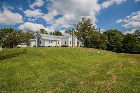 2026 Ray Loop Rd, Westfield, NC 27053 photo 12
