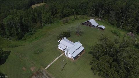 2026 Ray Loop Rd, Westfield, NC 27053 photo 3