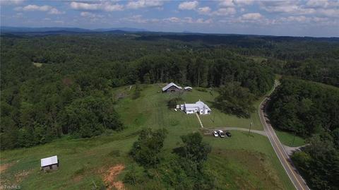 2026 Ray Loop Rd, Westfield, NC 27053 photo 2