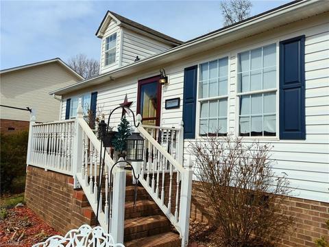 217 Ryan St, Dobson, NC 27017 photo 1