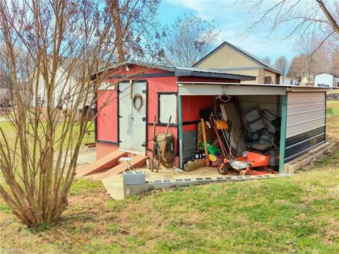 217 Ryan St, Dobson, NC 27017 photo 20