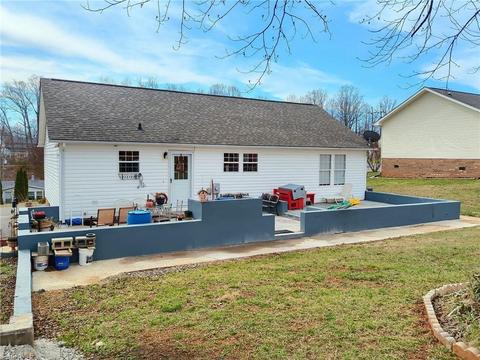 217 Ryan St, Dobson, NC 27017 photo 21