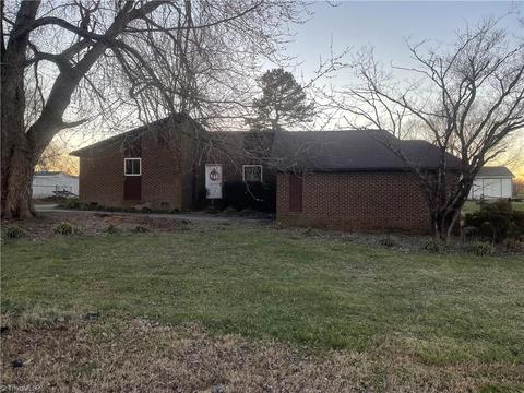 4079 Rollingwood Dr, Trinity, NC 27370 photo 1