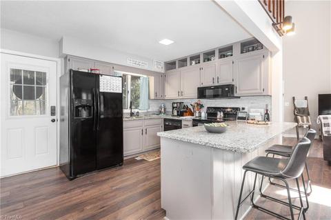 3907 Payne Rd, High Point, NC 27265 photo 2