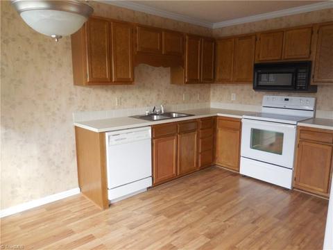 3100 Windchase Ct, High Point, NC 27265 photo 9