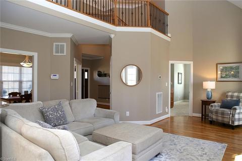 2209 Plainview Dr, High Point, NC 27265 photo 5