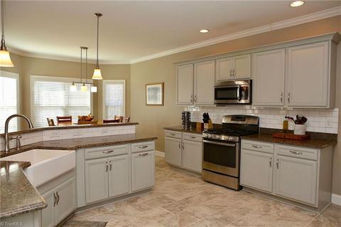 2209 Plainview Dr, High Point, NC 27265 photo 8