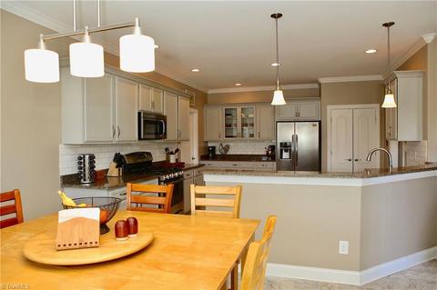 2209 Plainview Dr, High Point, NC 27265 photo 9