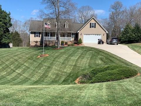 3139 Clear Ridge Dr, Trinity, NC 27370 photo 2