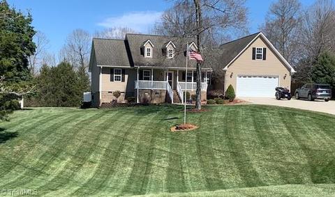 3139 Clear Ridge Dr, Trinity, NC 27370 photo 1
