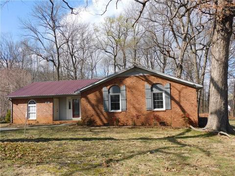 7126 Kennedy Rd, Trinity, NC 27370 photo 2