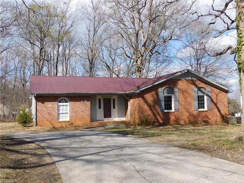 7126 Kennedy Rd, Trinity, NC 27370 photo 1