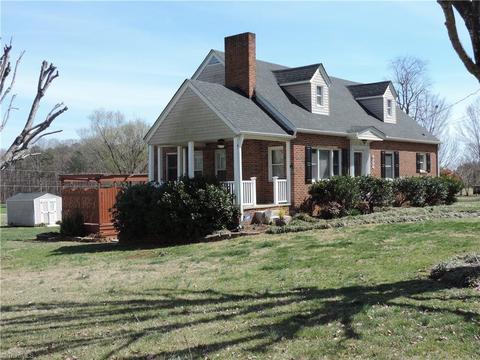 527 S Main St, Dobson, NC 27017 photo 2