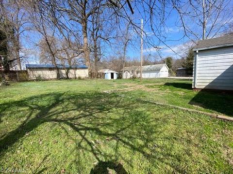 305 E Springfield Rd, High Point, NC 27263 photo 17