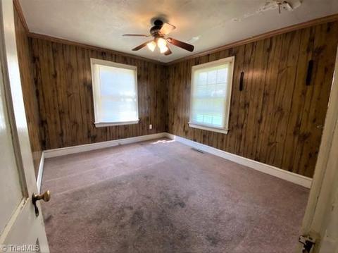 305 E Springfield Rd, High Point, NC 27263 photo 9