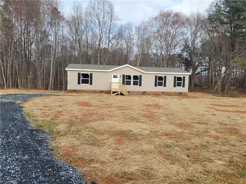 4769 Roundleaf Rd, Ramseur, NC 27316 photo 1