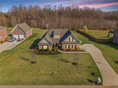 7070 English Pride Dr, Trinity, NC 27370 photo 1