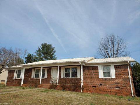 226 Mike St, Dobson, NC 27017 photo 1