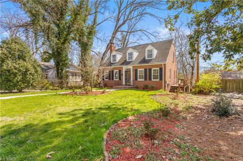 627 Colonial Dr, High Point, NC 27262 photo 2