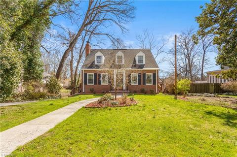 627 Colonial Dr, High Point, NC 27262 photo 3