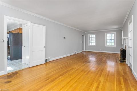 627 Colonial Dr, High Point, NC 27262 photo 7