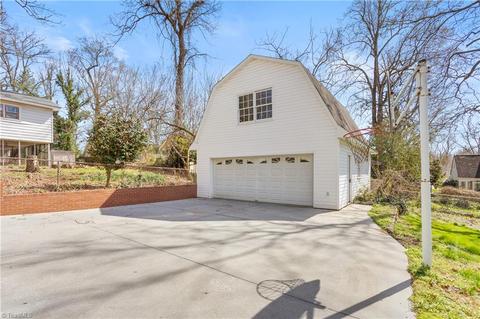 627 Colonial Dr, High Point, NC 27262 photo 29