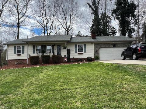 7331 Farmbrook Pl, Thomasville, NC 27360 photo 1