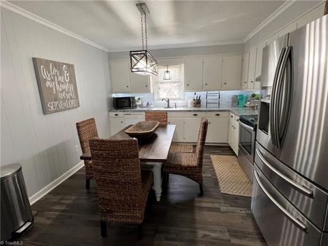 7331 Farmbrook Pl, Thomasville, NC 27360 photo 9