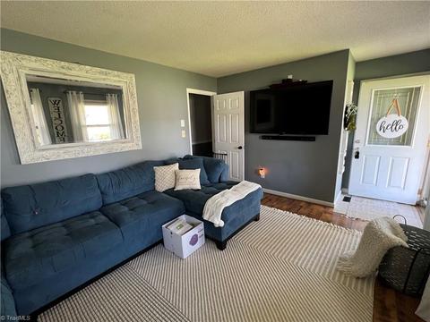 7331 Farmbrook Pl, Thomasville, NC 27360 photo 5