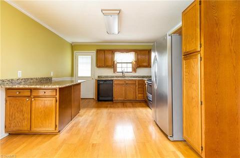 126 Ridge Creek Cir, Trinity, NC 27370 photo 6