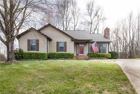 126 Ridge Creek Cir, Trinity, NC 27370 photo 1