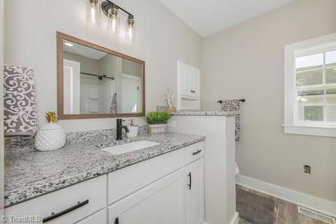 703 Carr St, High Point, NC 27262 photo 16