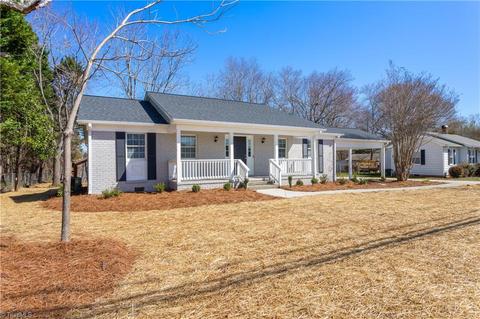 302 Sealy Dr, Trinity, NC 27370 photo 2