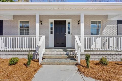 302 Sealy Dr, Trinity, NC 27370 photo 3