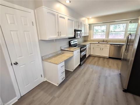 528 E Stadium Dr, Eden, NC 27288 photo 6