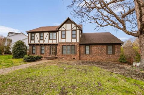 2103 Candelar Dr, High Point, NC 27265 photo 1