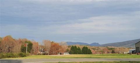 1015 Sechrist Loop, Pilot Mountain, NC 27041 photo 41