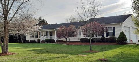 1015 Sechrist Loop, Pilot Mountain, NC 27041 photo 1