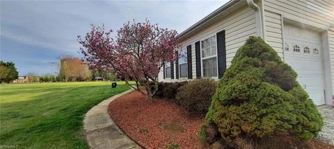 1015 Sechrist Loop, Pilot Mountain, NC 27041 photo 4