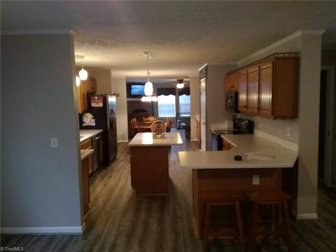 1015 Sechrist Loop, Pilot Mountain, NC 27041 photo 8