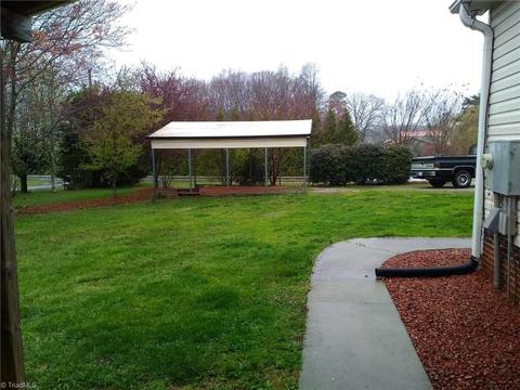 1015 Sechrist Loop, Pilot Mountain, NC 27041 photo 32